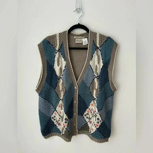 Vintage knitted by hand sweater vest - Picture 1 of 10